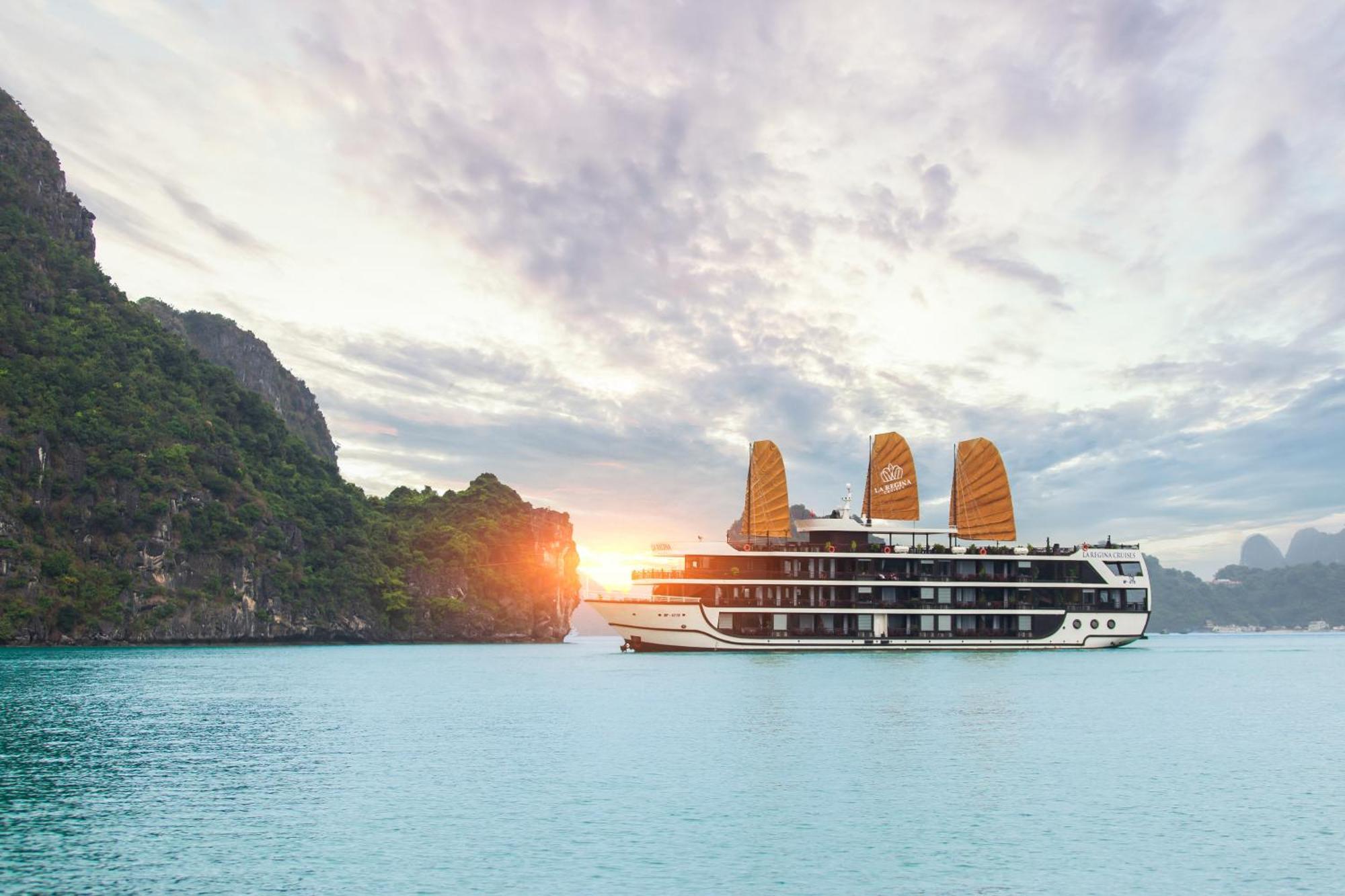 La Regina Legend Cruise Hotell Ha Long Exteriör bild