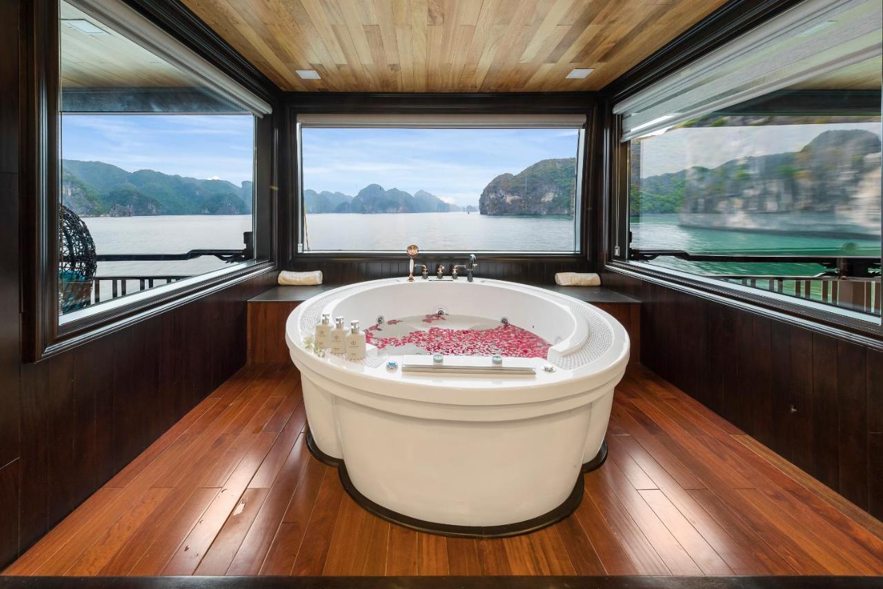 La Regina Legend Cruise Hotell Ha Long Exteriör bild
